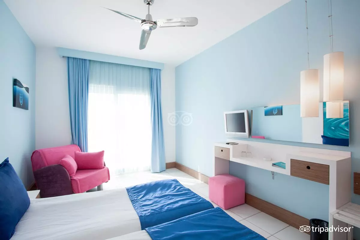 اتاق هتل آرمونیا تعطیلات (3)